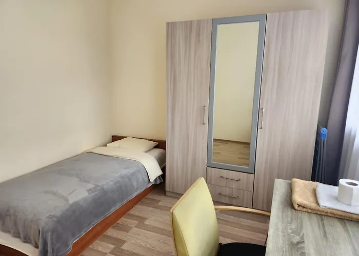 Πανσιόν Bright & Peaceful Near Old Town *