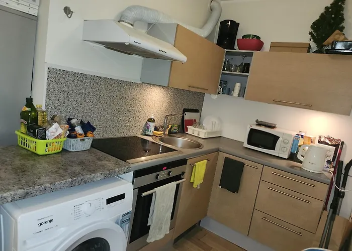 Bright & Peaceful Near Old Town Πανσιόν